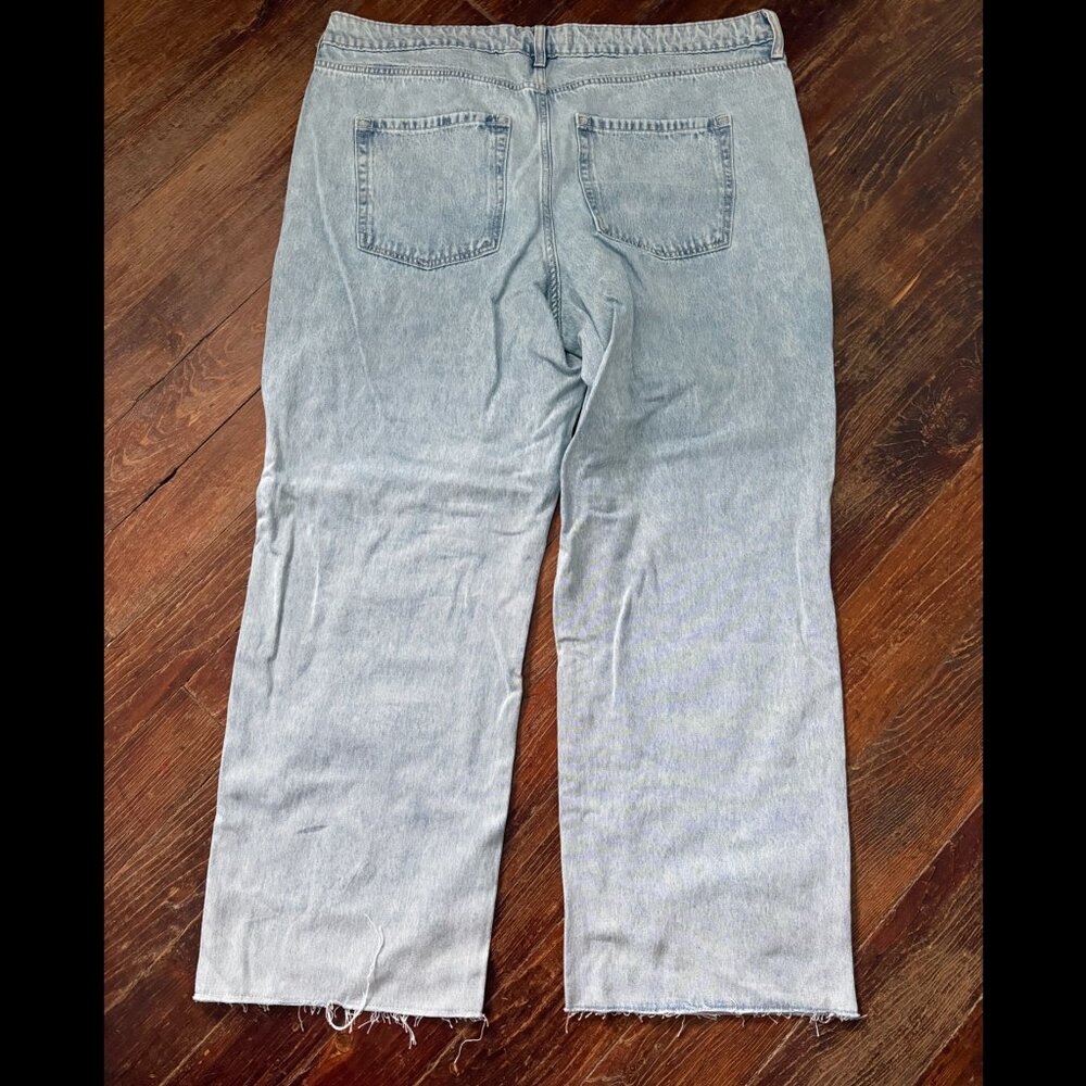 Light Wash High-Rise Baggy Hollister Jeans 18R - Picture 2 of 2